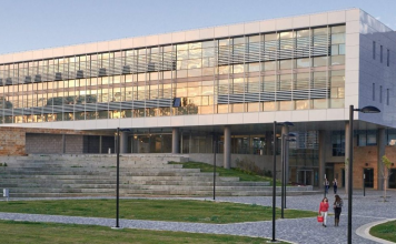Ponovno ujedinjenje i oporavak: Teorija i praksa u tretmanu otuđene djece
